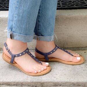 NWT Born Adana Studded Leather Thong Sandals Gray Slate Blue Size 8 Comfortable